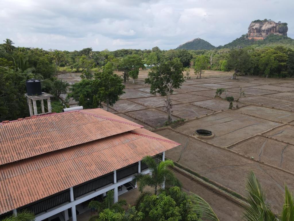 Castle View Sigiriya Hotel ภายนอก รูปภาพ